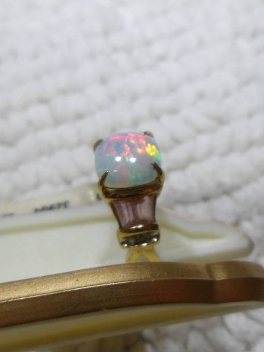 10K Gold Ring with Iridescent Opal Showing Red and Green Flashes - Picture 5 of 7